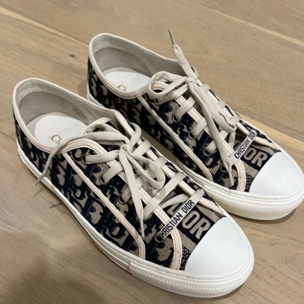 Walk n Dior sneakers worn once